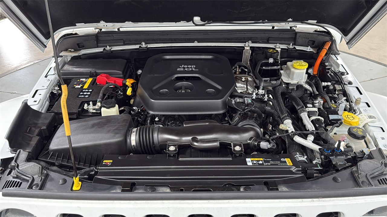 2022 Jeep Wrangler Unlimited Sahara 4xe photo 21