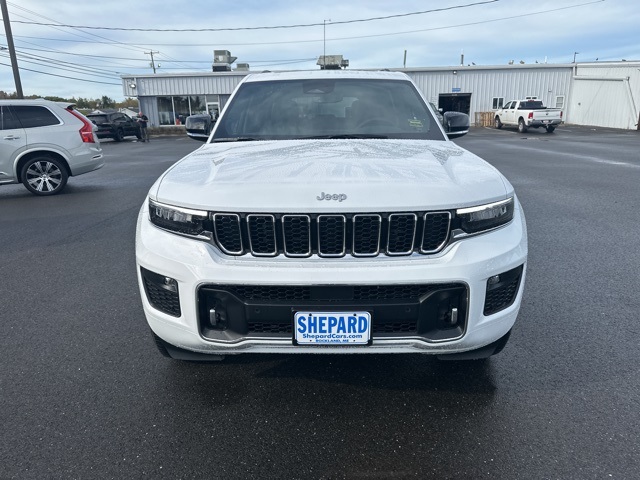 2025 Jeep Grand Cherokee Overland photo 2