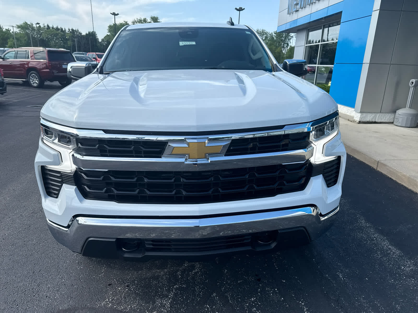 2025 Chevrolet Silverado 1500 LT photo 2