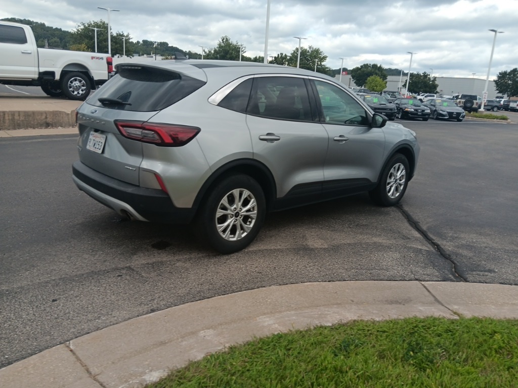 2024 Ford Escape Active photo 2