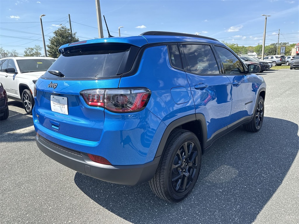 2025 Jeep Compass Latitude photo 3