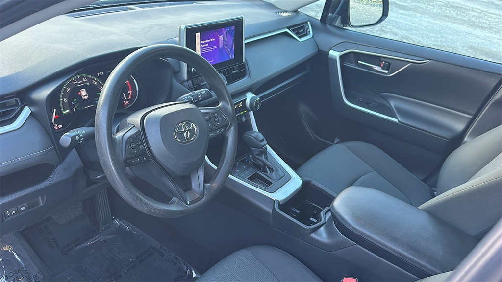 2023 Toyota RAV4 XLE photo 9