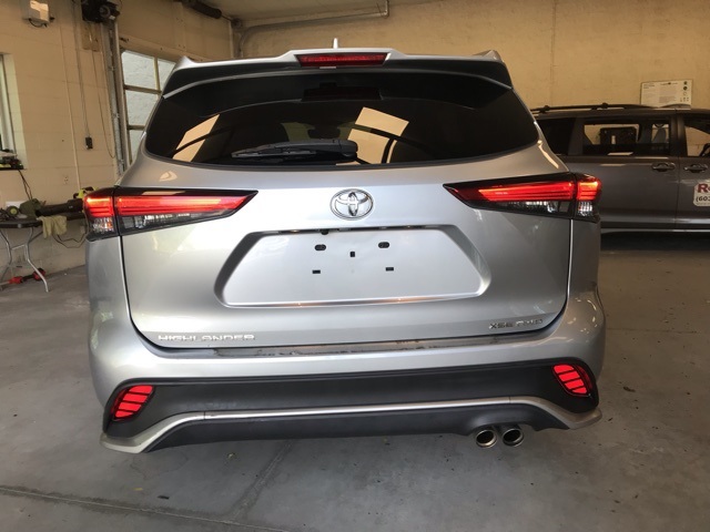2021 Toyota Highlander XSE photo 4