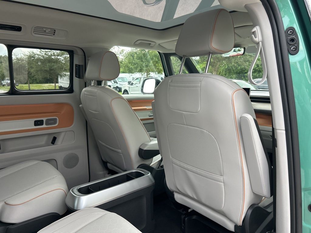 2025 Volkswagen ID. Buzz Pro Plus photo 34