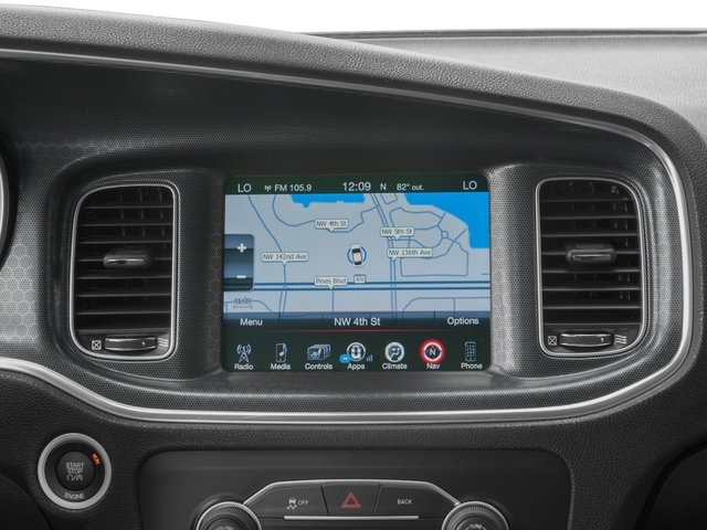 2017 Dodge Charger SXT photo 19
