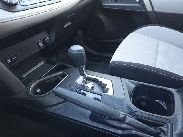 2018 Toyota RAV4 XLE photo 19
