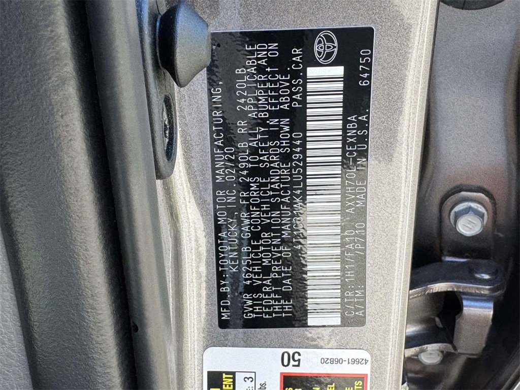 2020 Toyota Camry Hybrid LE photo 23