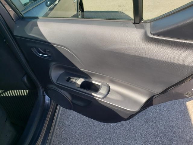 2018 Toyota Prius C Two photo 17