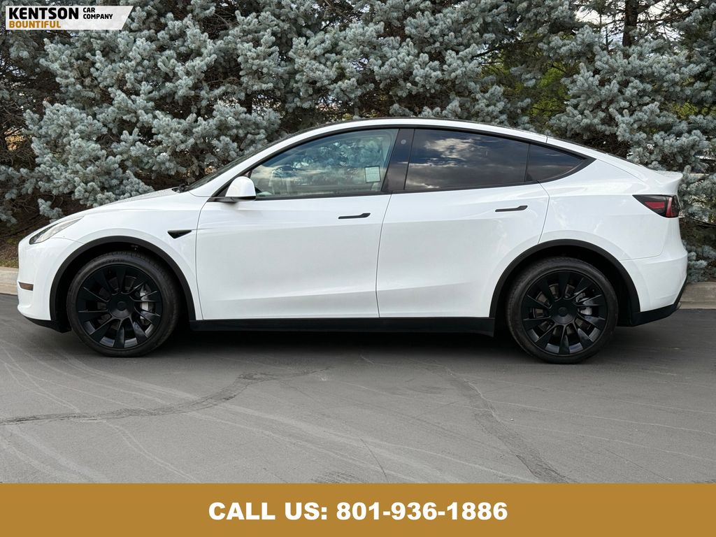 2023 Tesla Model Y Long Range photo 3