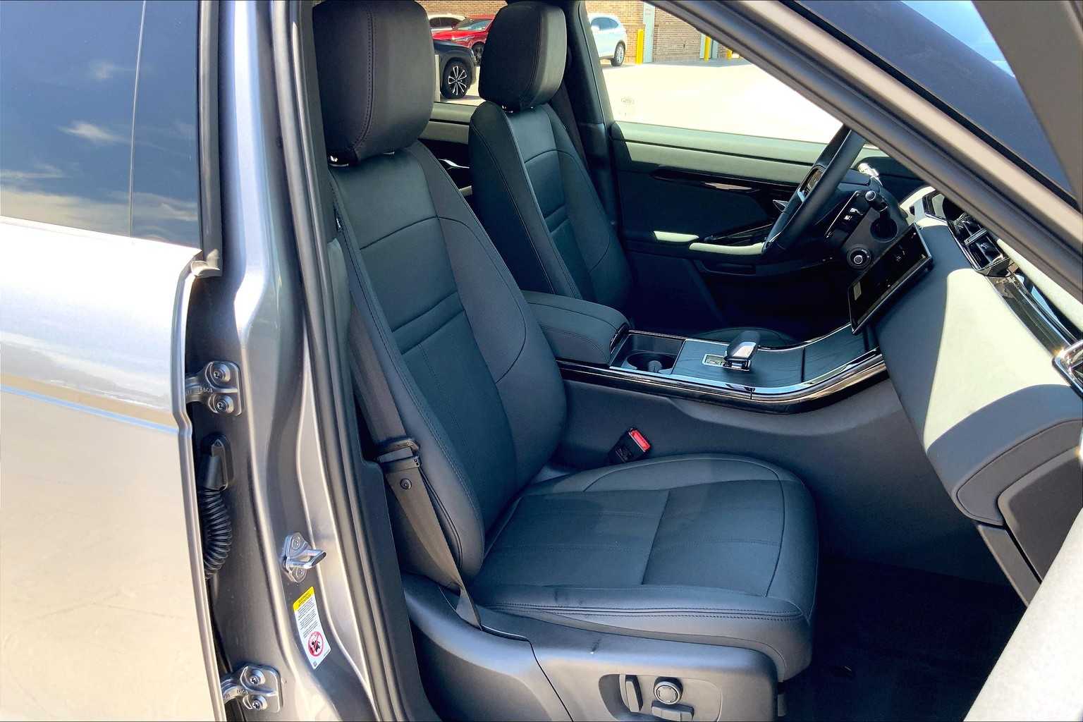 2024 Land Rover Range Rover Evoque S photo 14