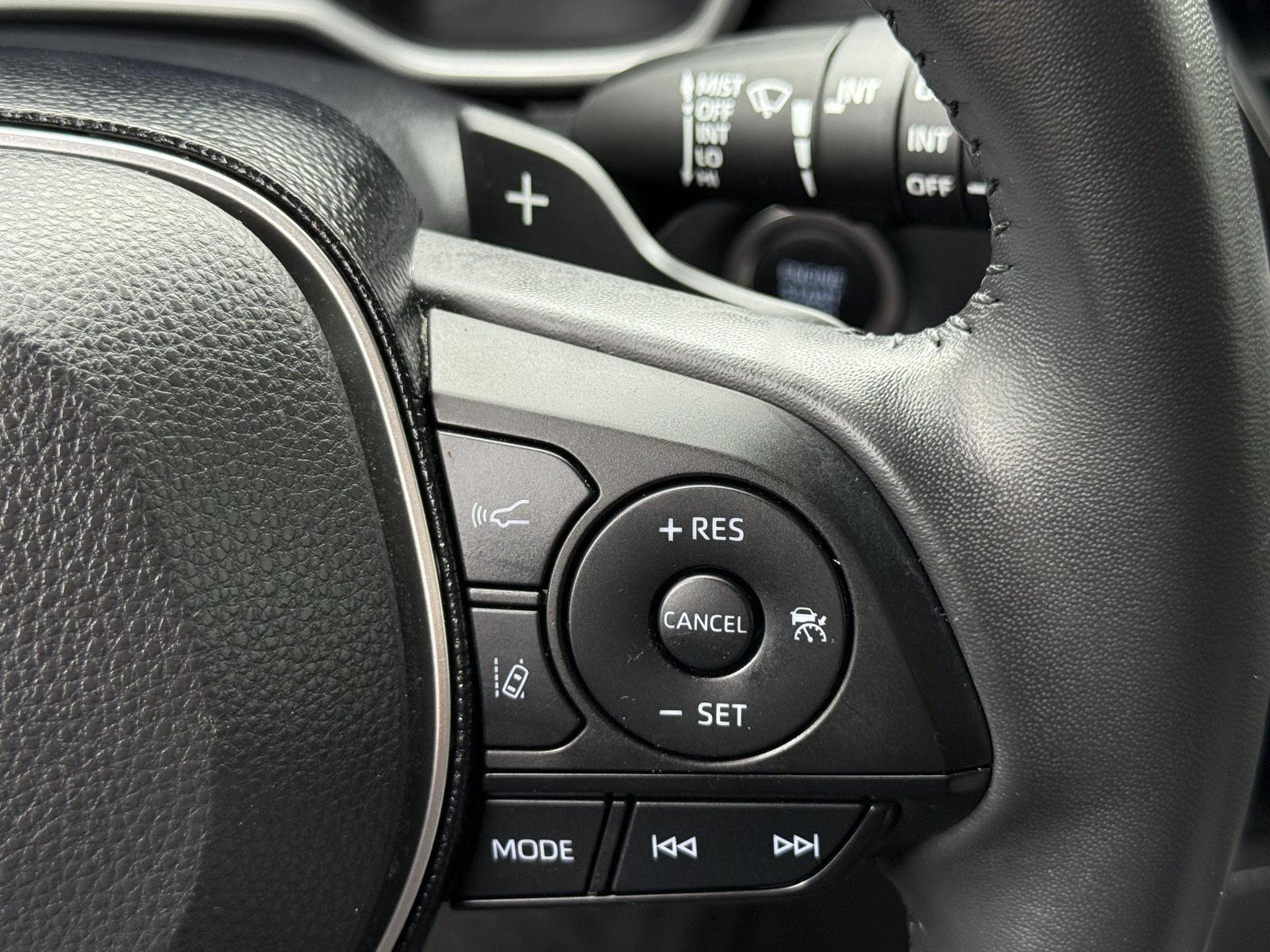 2019 Toyota Corolla XSE photo 17