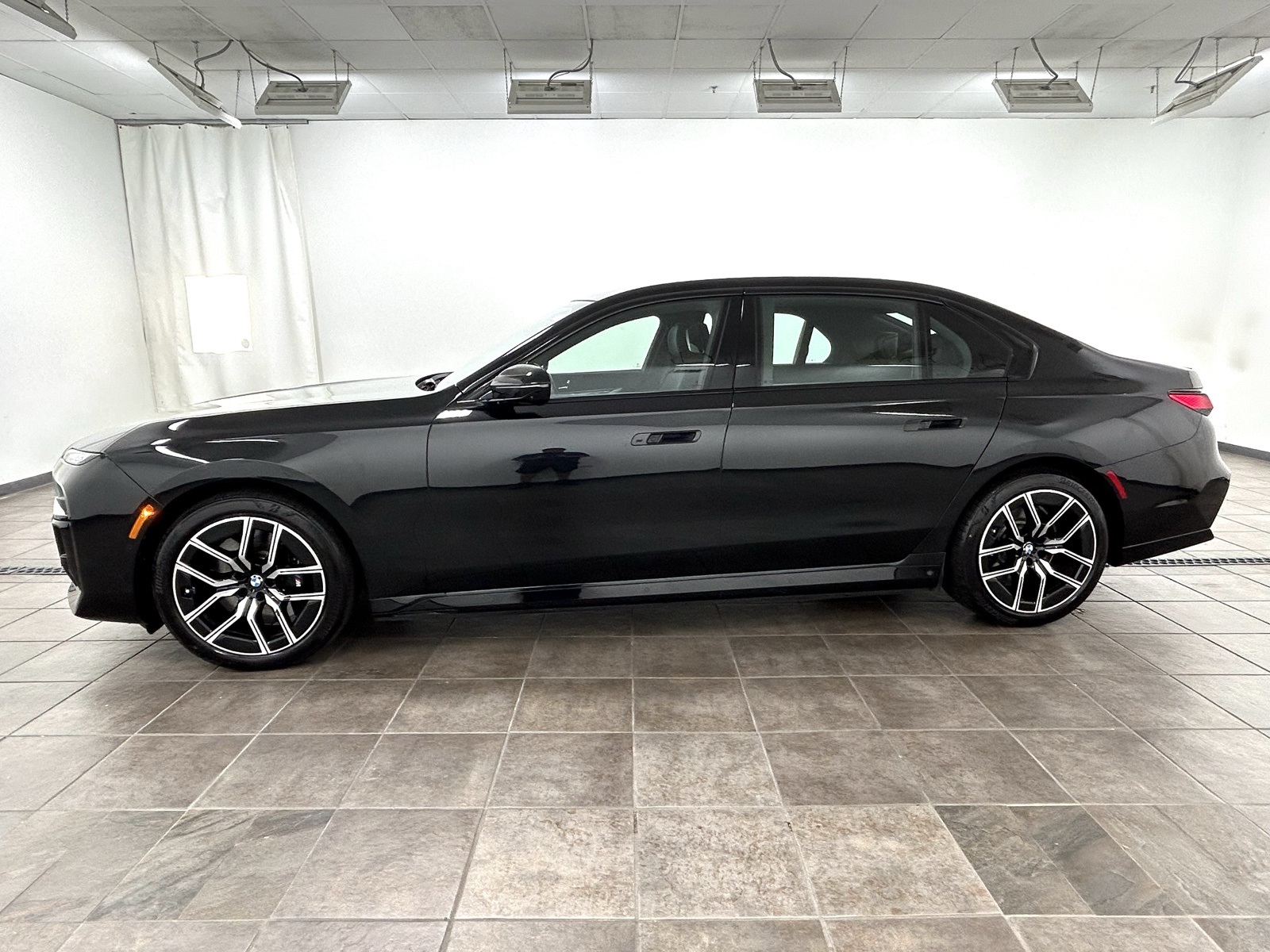 Used 2024 BMW i7 Base with VIN WBY43EJ07RCR61211 for sale in Elmhurst, IL