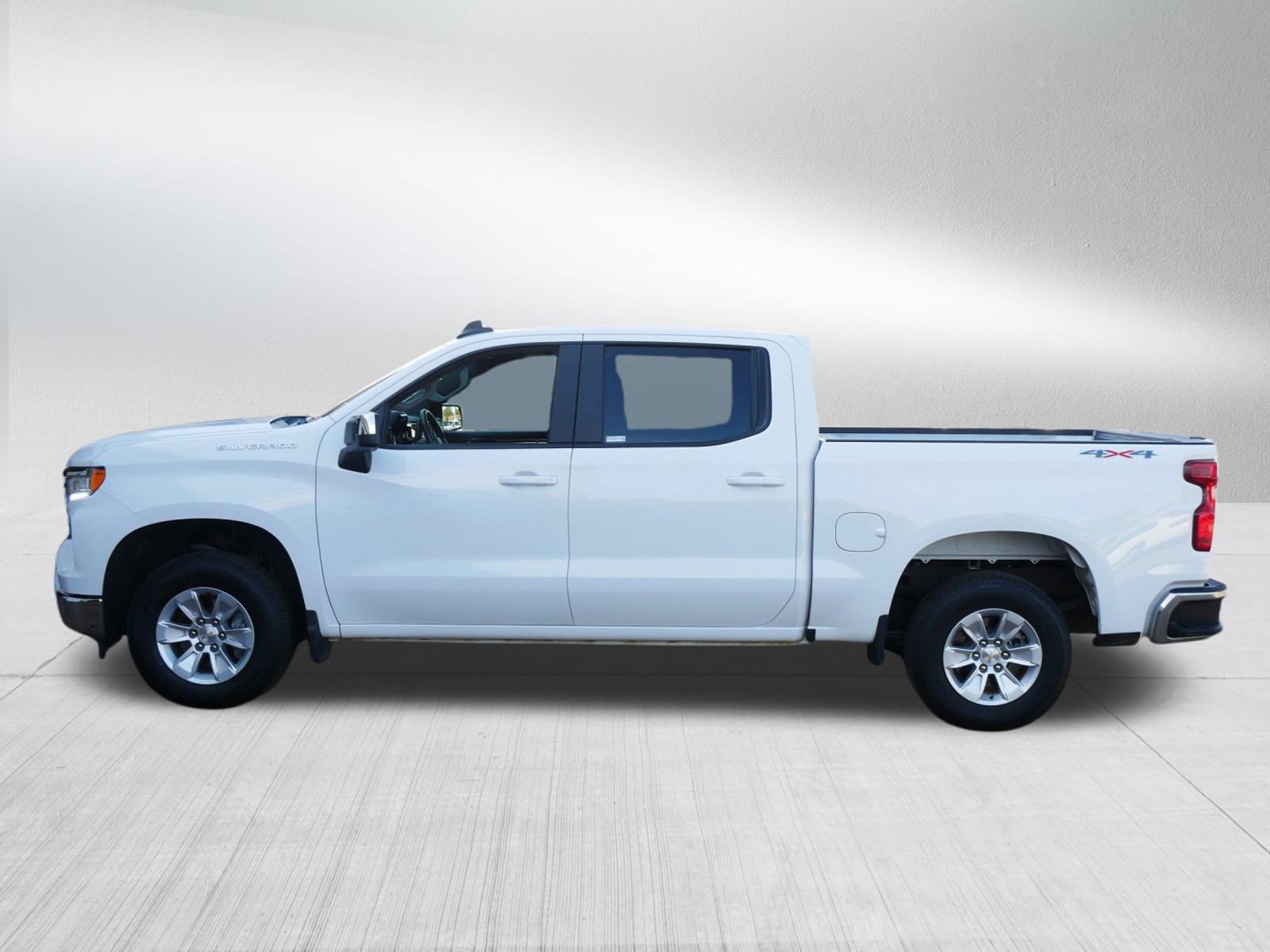 2025 Chevrolet Silverado 1500 LT photo 4