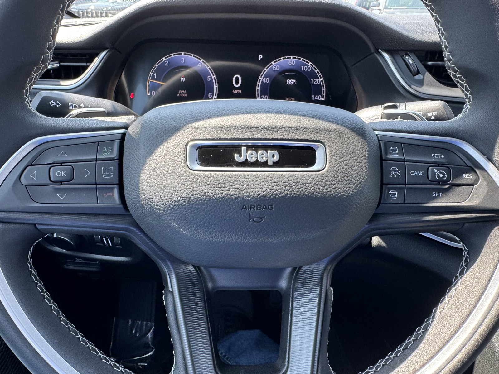 2025 Jeep Grand Cherokee Laredo photo 21