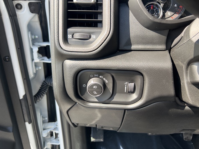 2025 Ram 2500 Tradesman photo 16
