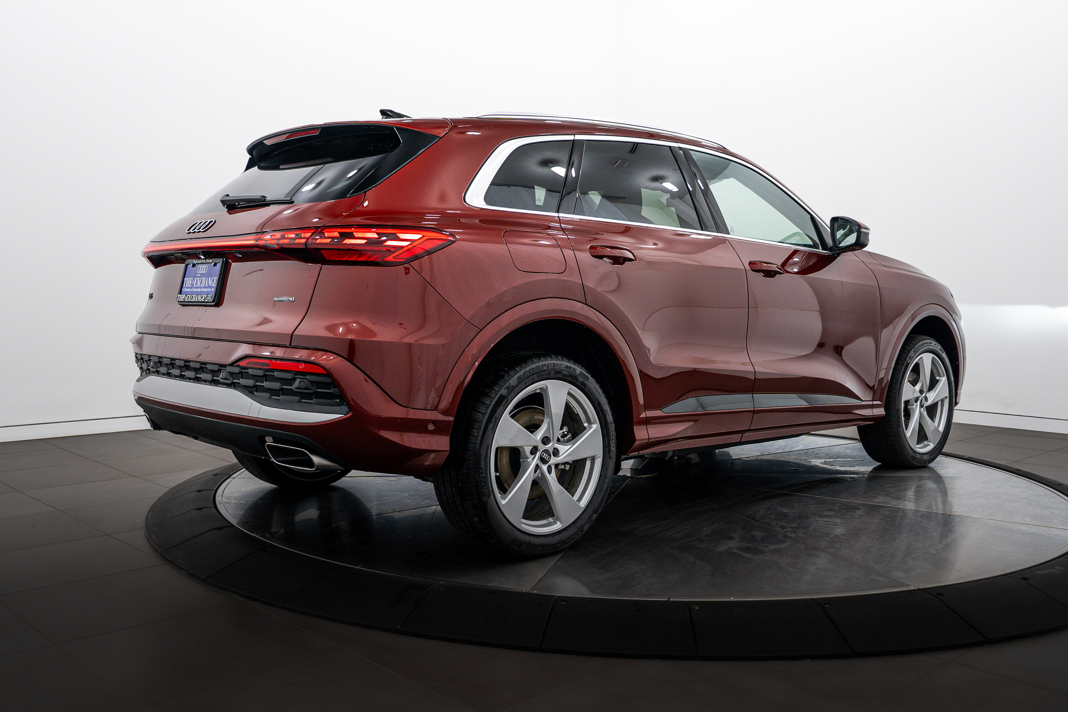 2025 Audi Q5 Premium Plus photo 3