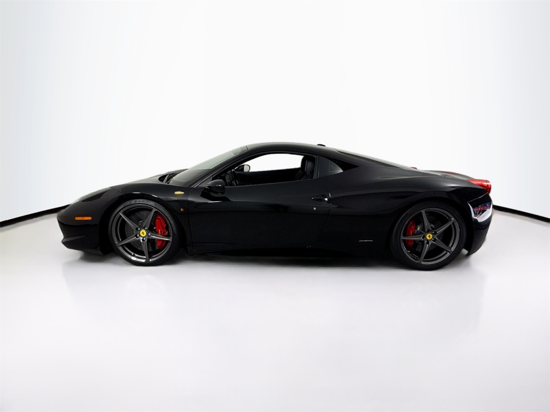 2010 Ferrari 458 Italia Base photo 4