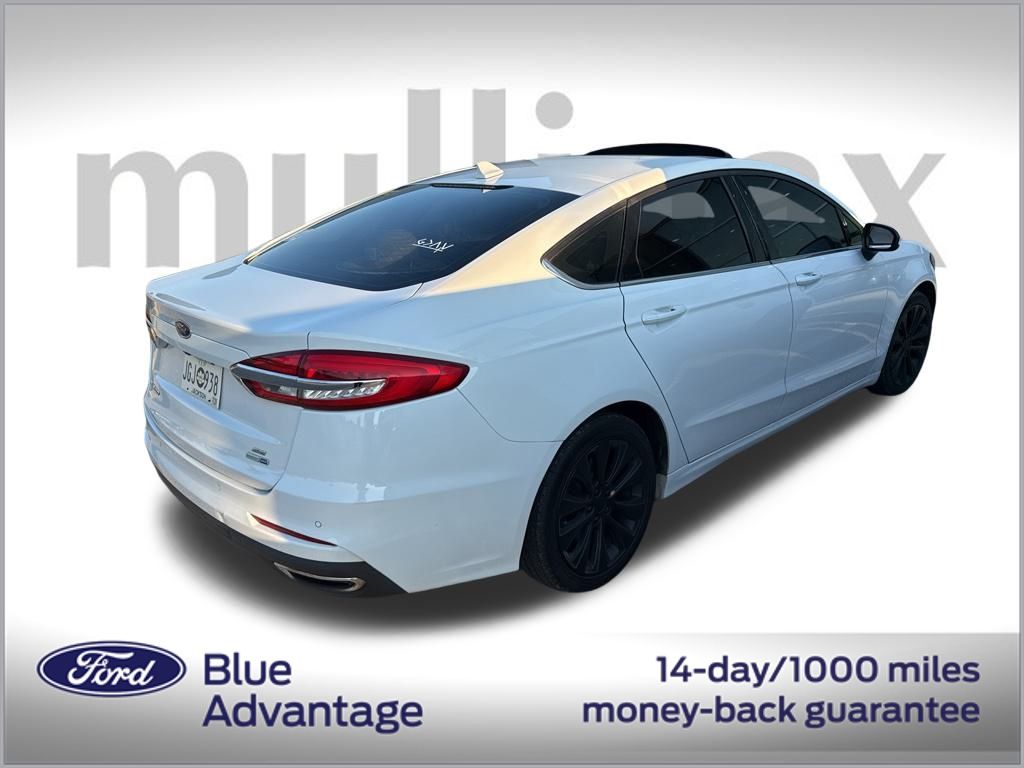 2020 Ford Fusion SE photo 3