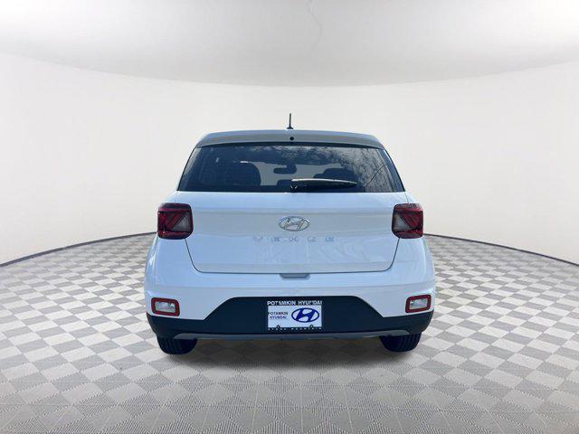 2025 Hyundai Venue SE photo 6