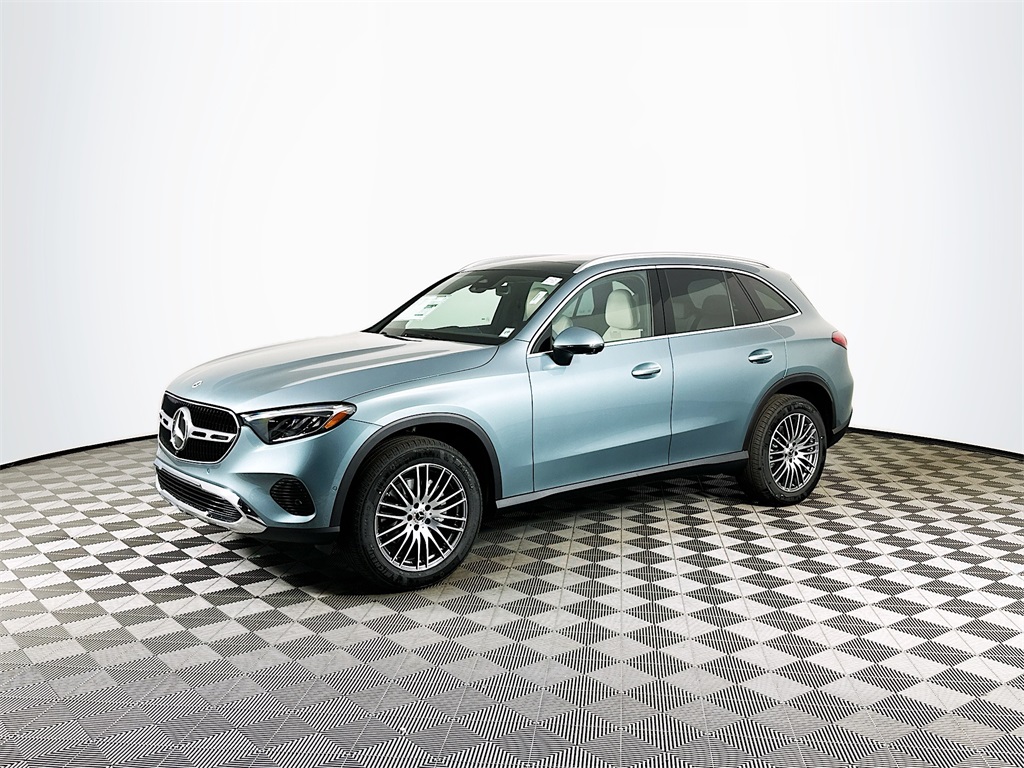 2026 Mercedes Benz GLC 300 4MATIC photo 2