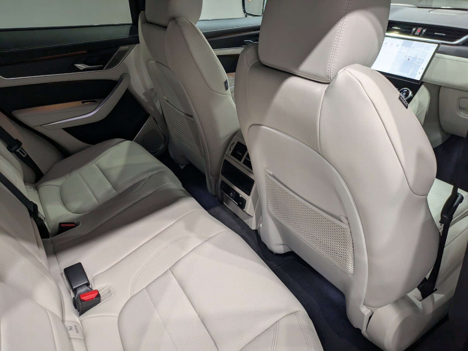 2026 Jaguar F-PACE R-Dynamic S P250 photo 18