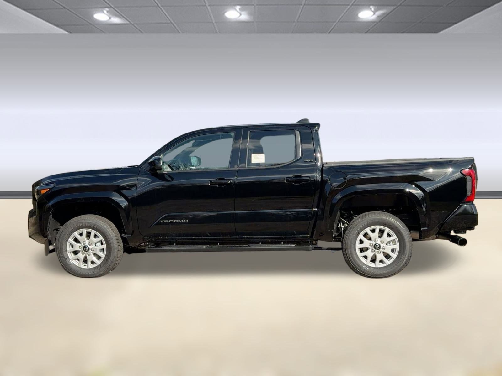 2025 Toyota Tacoma SR5's photo