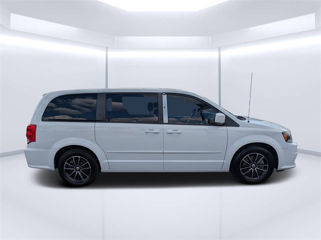 2016 Dodge Grand Caravan R/T photo 2