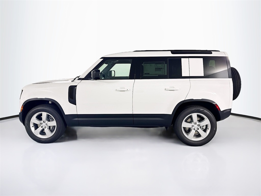 2025 Land Rover Defender 110 S photo 8