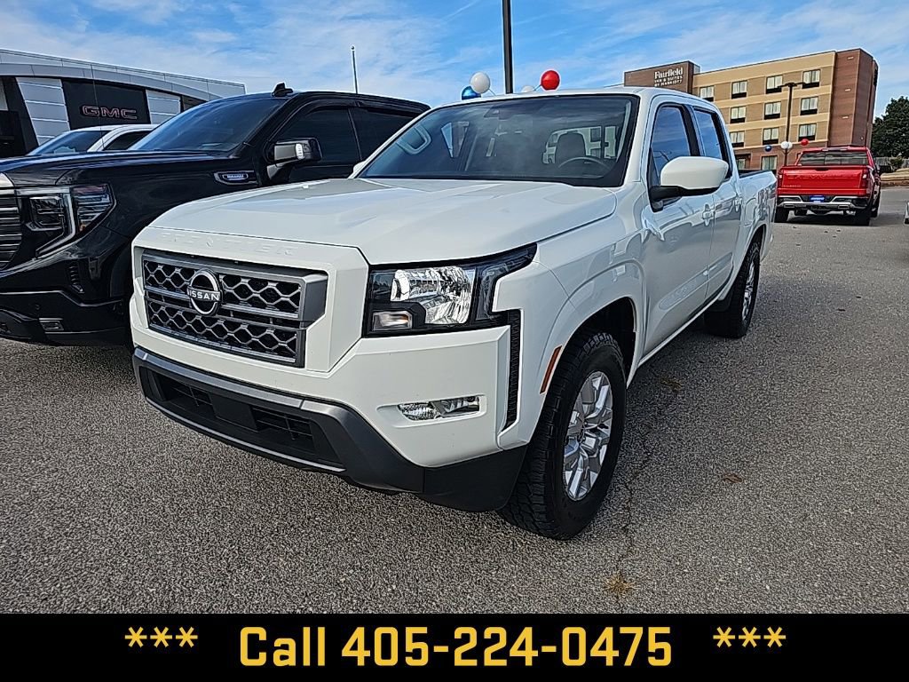 2022 Nissan Frontier SV's photo