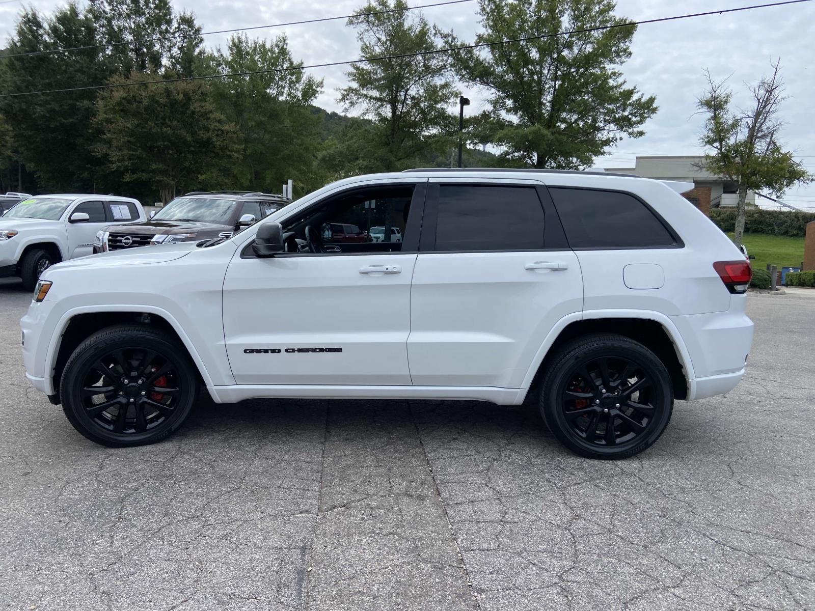 2018 Jeep Grand Cherokee Altitude photo 22