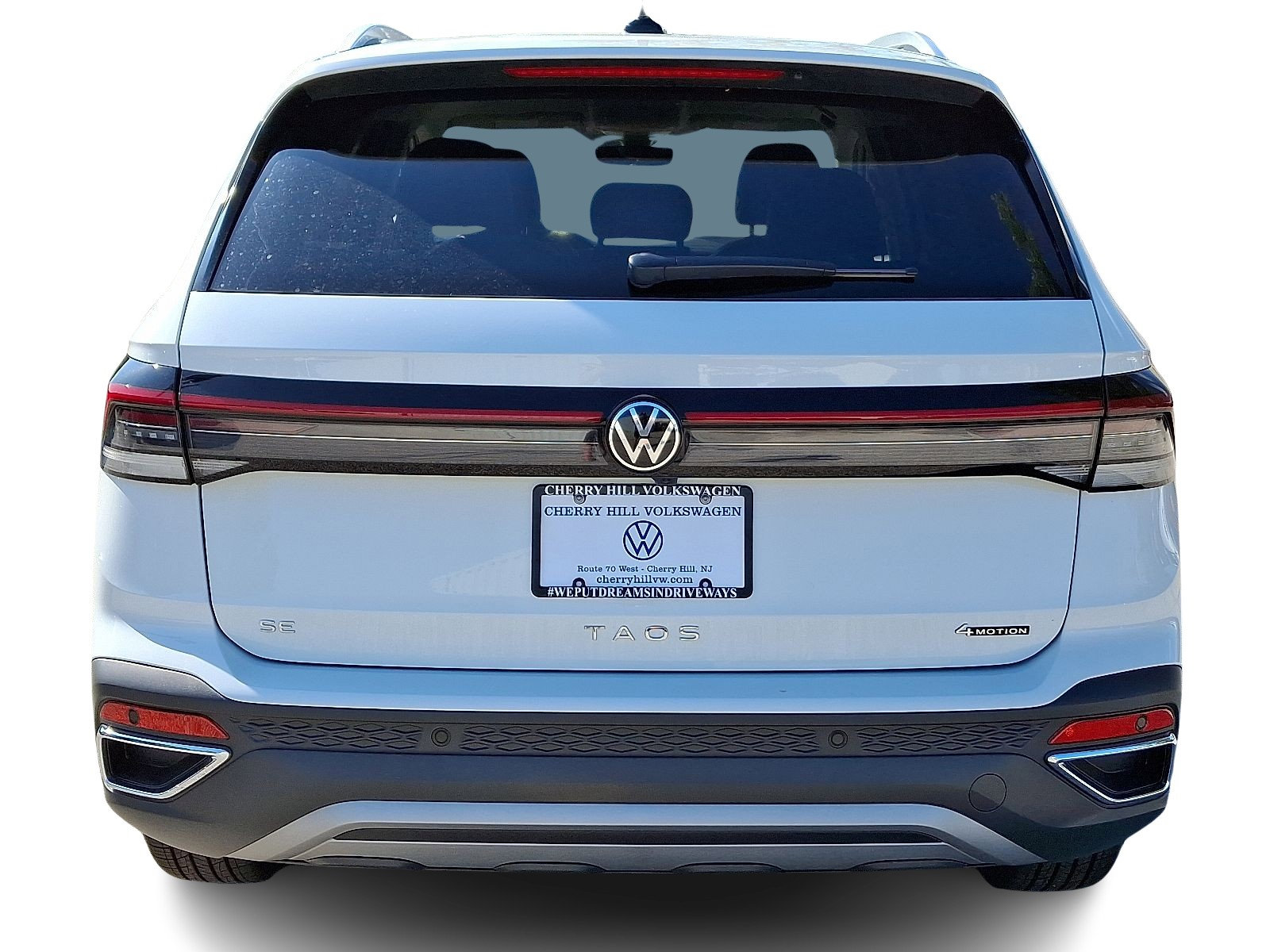 2025 Volkswagen Taos SE photo 3