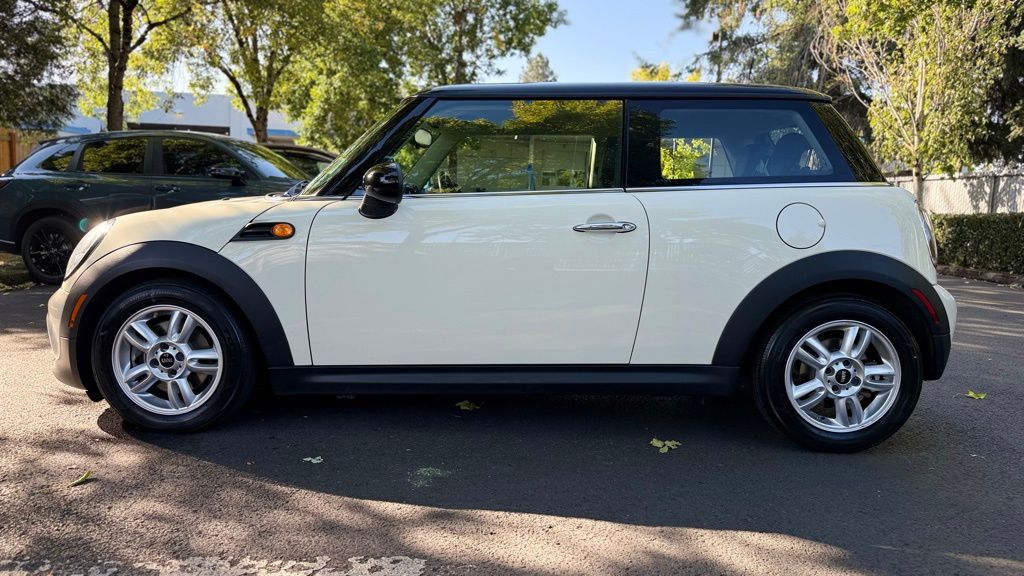 2013 Mini Cooper Base photo 4