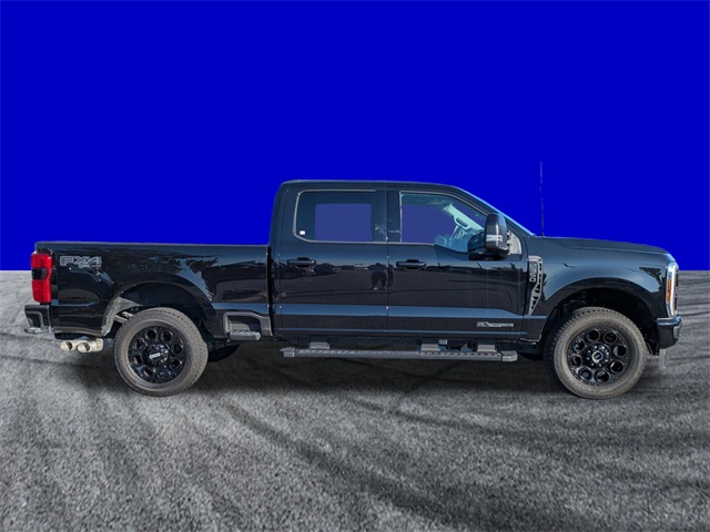2025 Ford F-350 Lariat photo 3