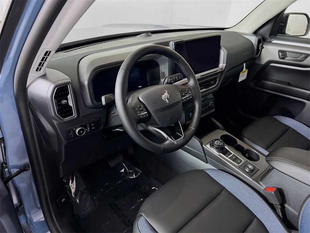 2025 Ford Bronco Sport Outer Banks photo 3