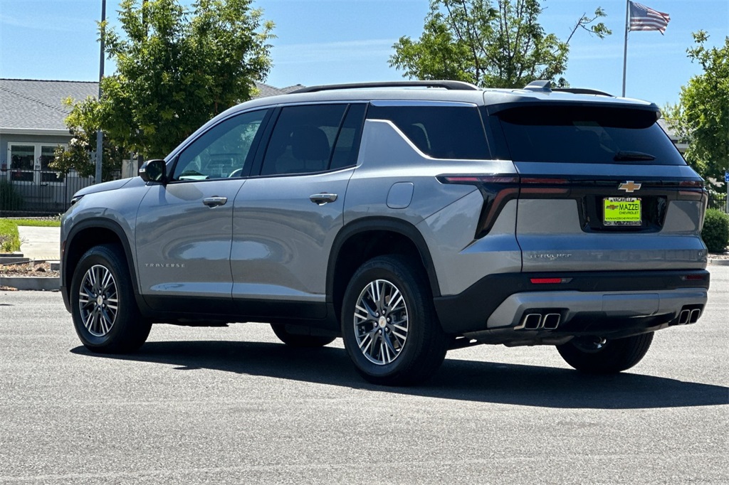 2024 Chevrolet Traverse photo 3