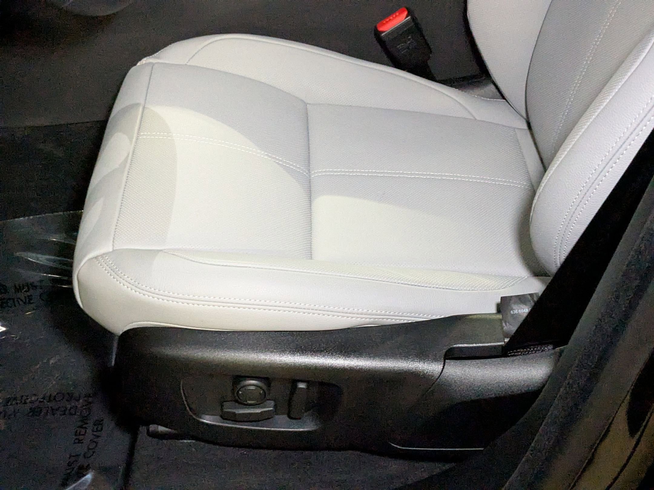 2026 Land Rover Range Rover Velar S photo 3