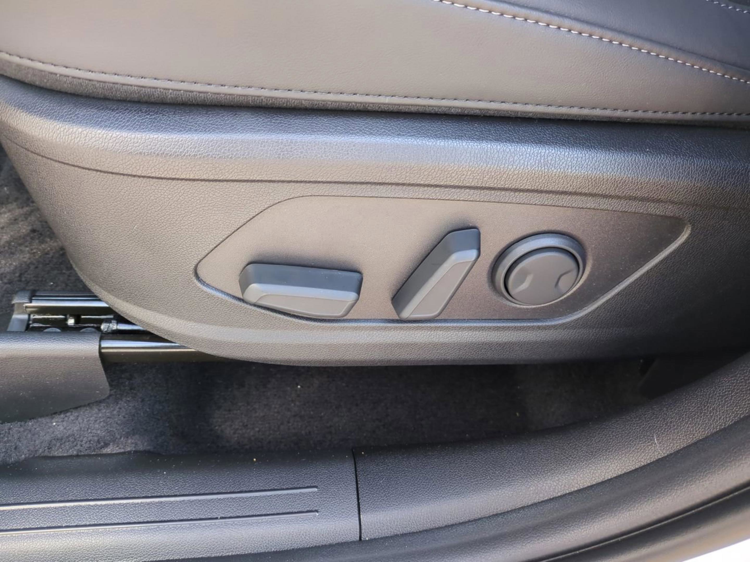 2025 Kia Sorento EX photo 16
