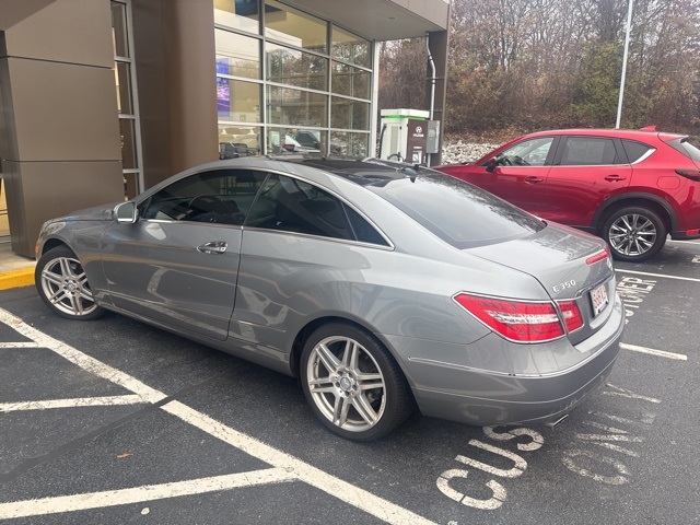 2010 Mercedes Benz E 350 photo 2