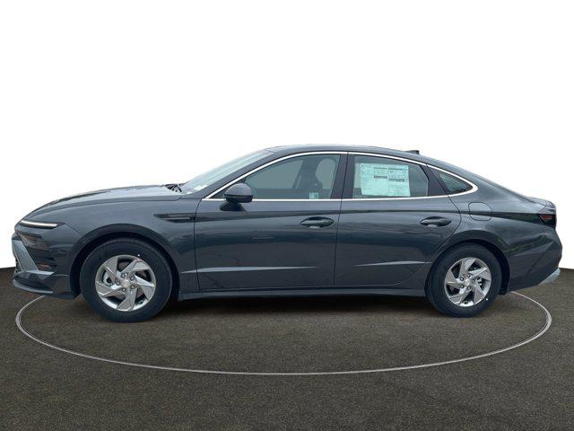 2025 Hyundai Sonata SE photo 2