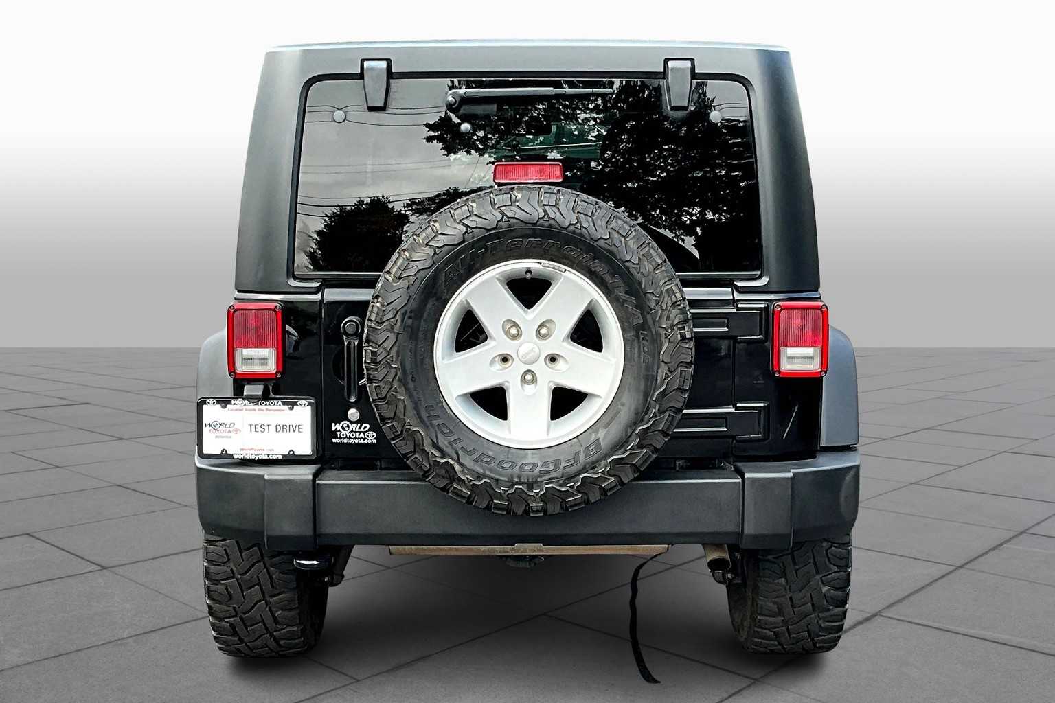 2018 Jeep Wrangler Unlimited Sport S photo 4
