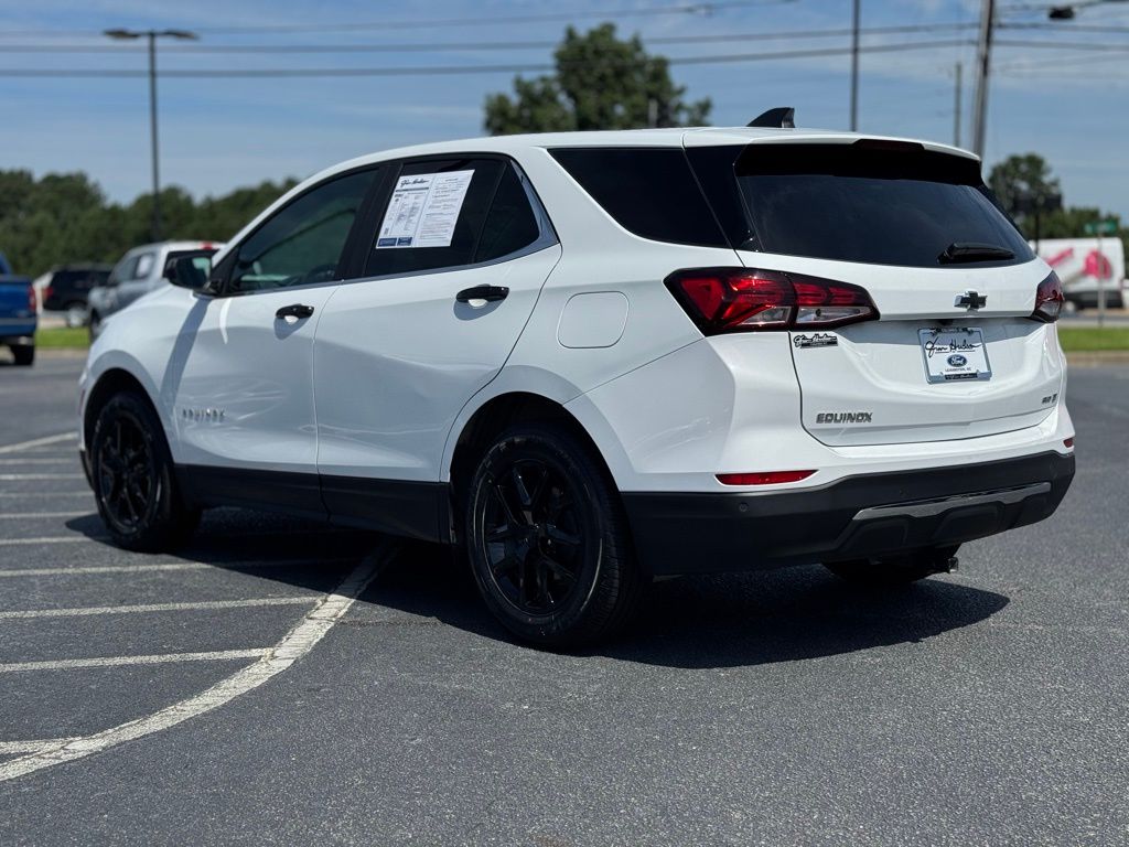 2023 Chevrolet Equinox LT photo 3