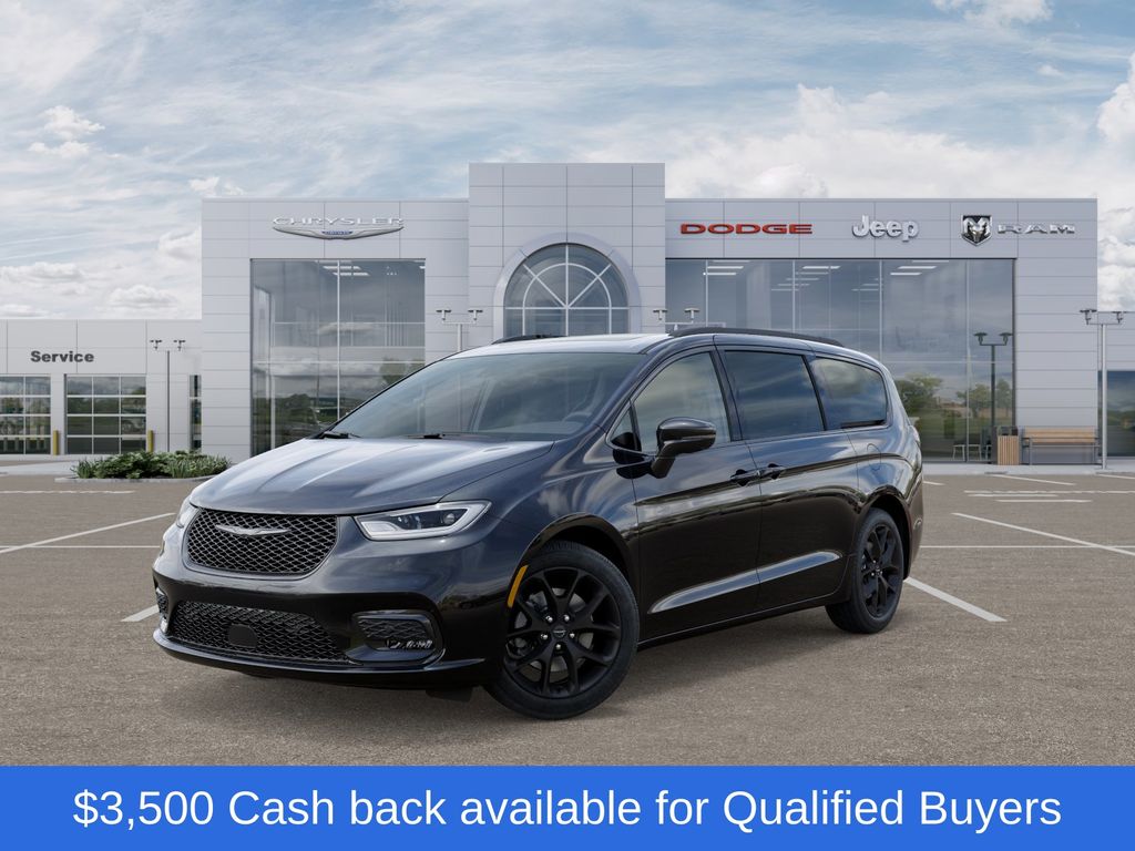 2026 Chrysler Pacifica Limited's photo