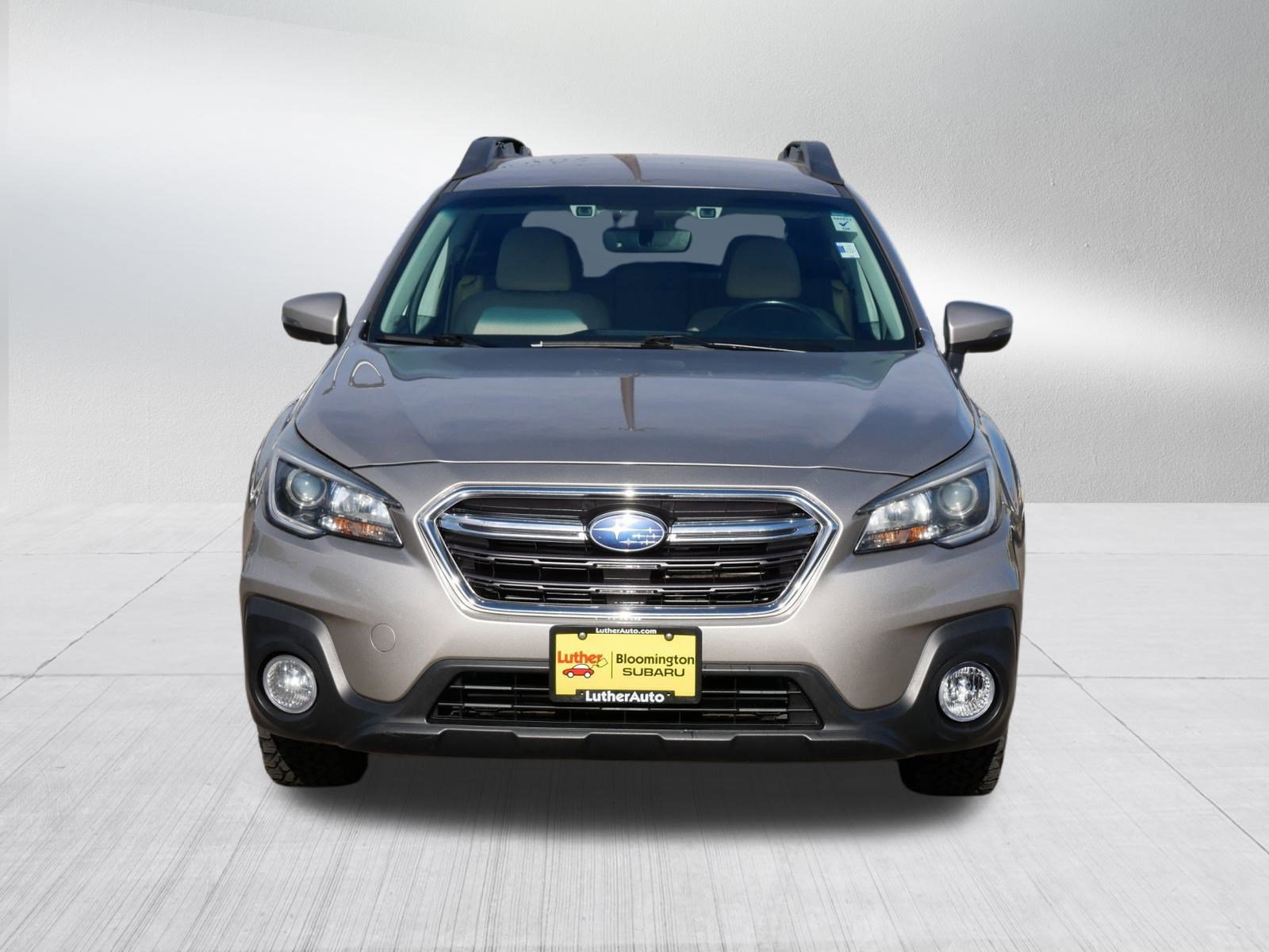 2019 Subaru Outback Premium photo 2