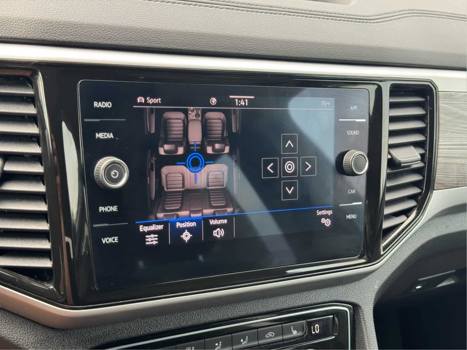 2023 Volkswagen Atlas Cross Sport V6 SE Technology photo 20