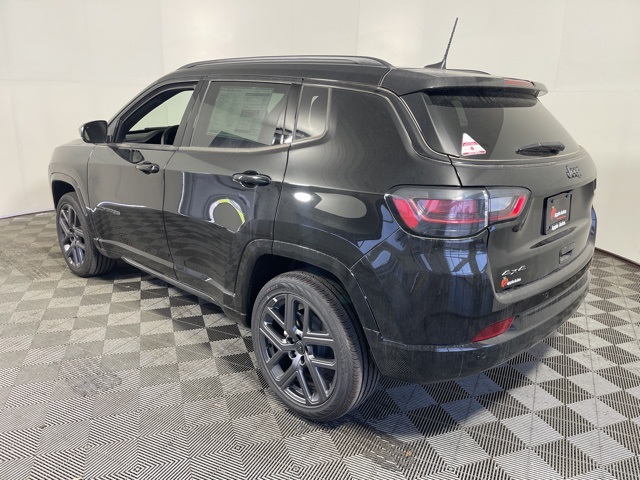 2025 Jeep Compass Limited photo 4