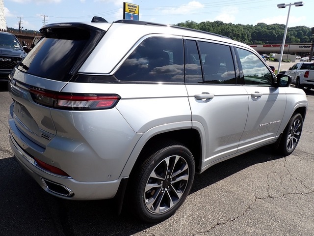 2025 Jeep Grand Cherokee Overland photo 6