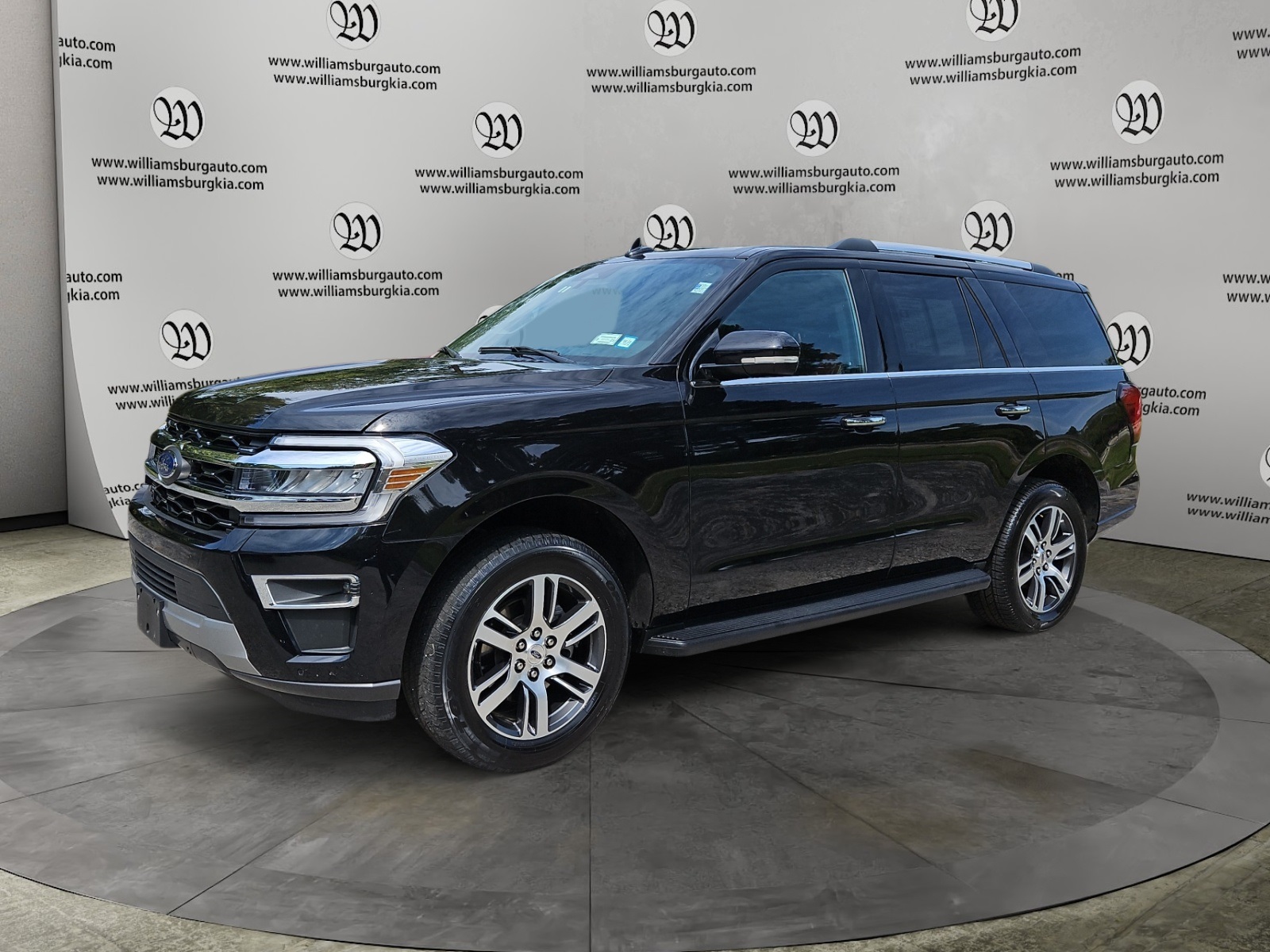 2024 Ford Expedition Limited's photo