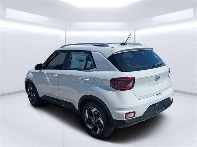 2025 Hyundai Venue SEL photo 4