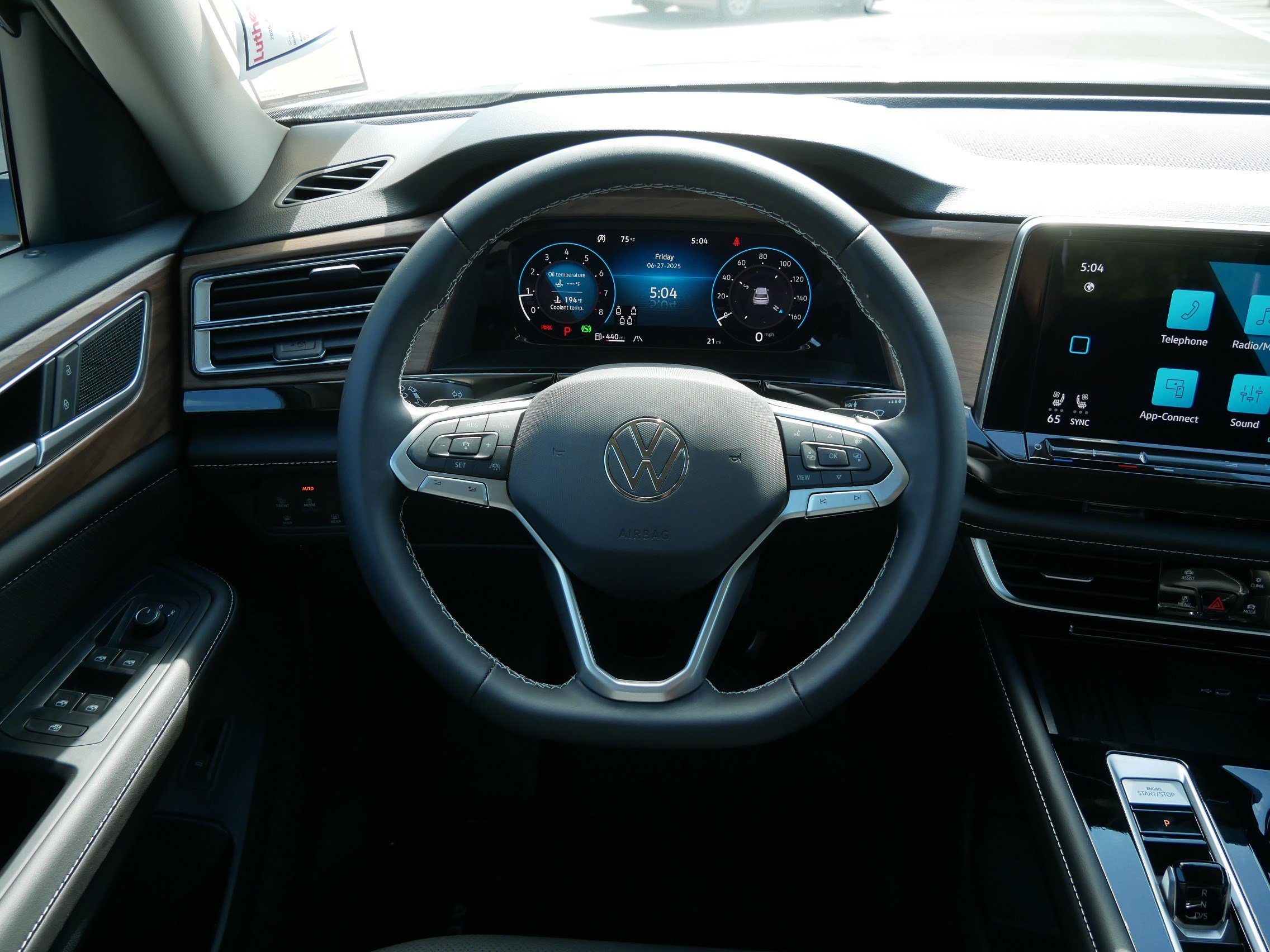 2025 Volkswagen Atlas SE Technology photo 10