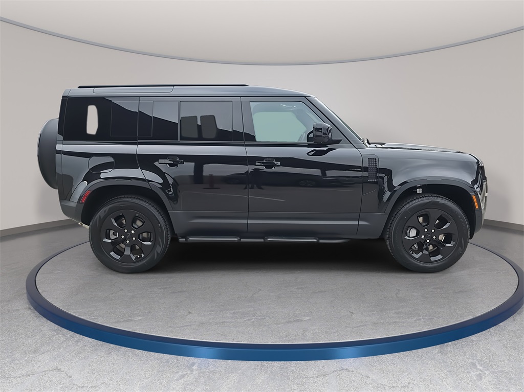 2026 Land Rover Defender 110 S photo 4